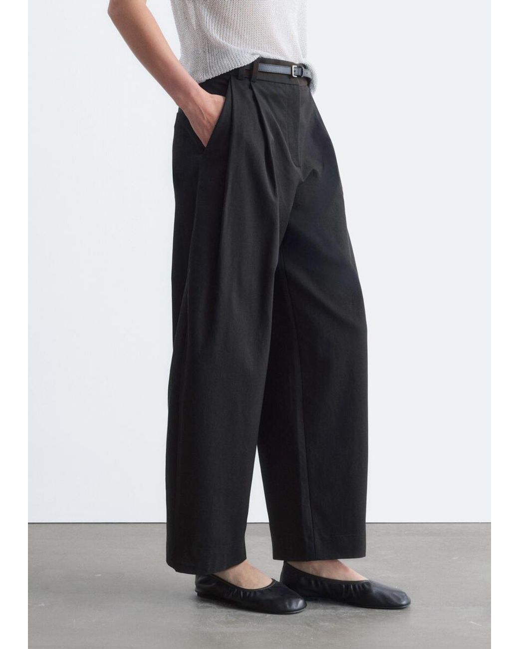 & Other Stories White Barrel‑Leg Cropped Trousers