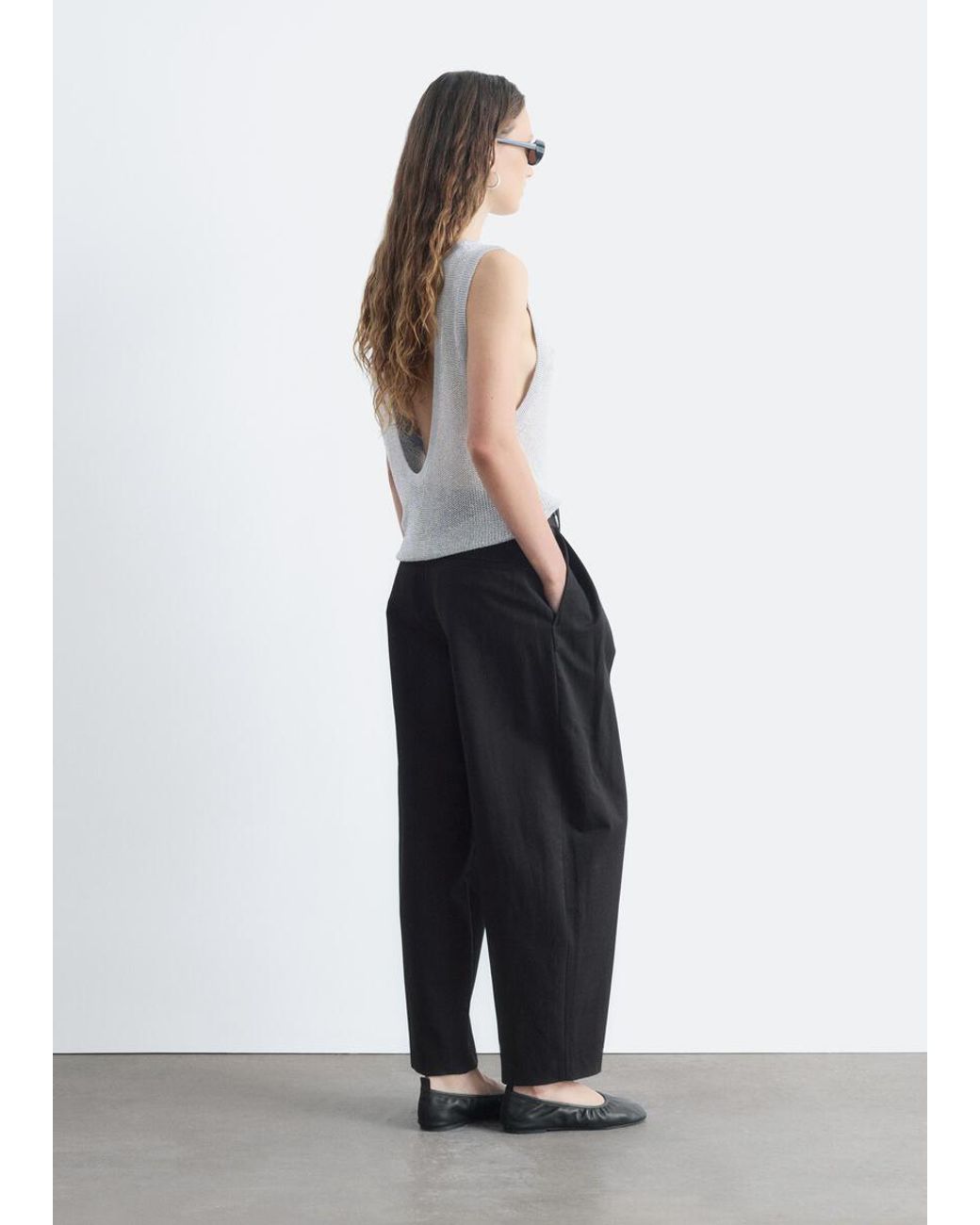 & Other Stories White Barrel‑Leg Cropped Trousers