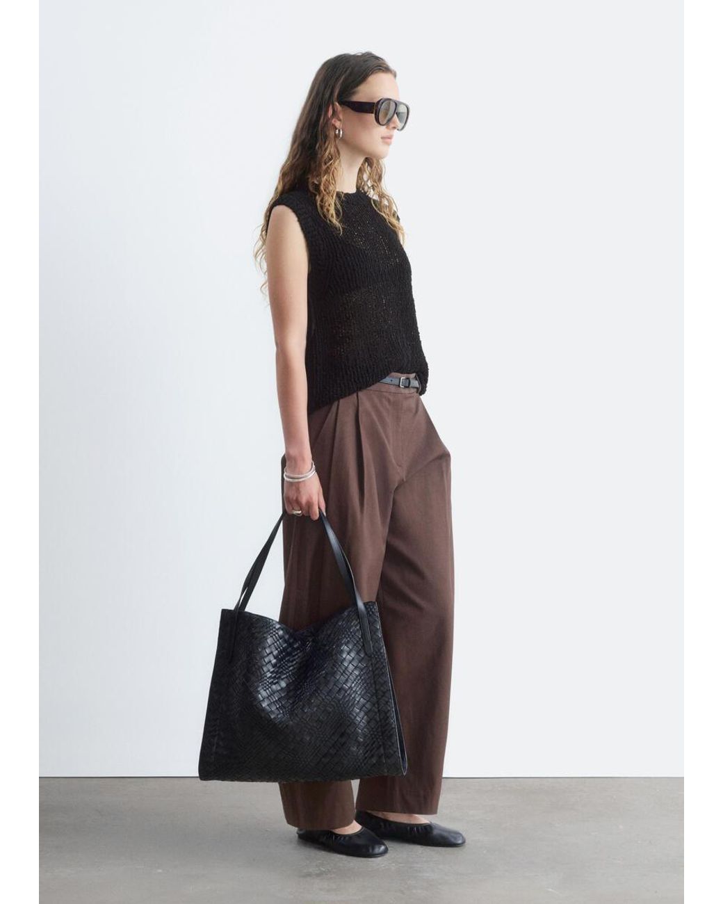 & Other Stories Brown Barrel‑Leg Cropped Trousers