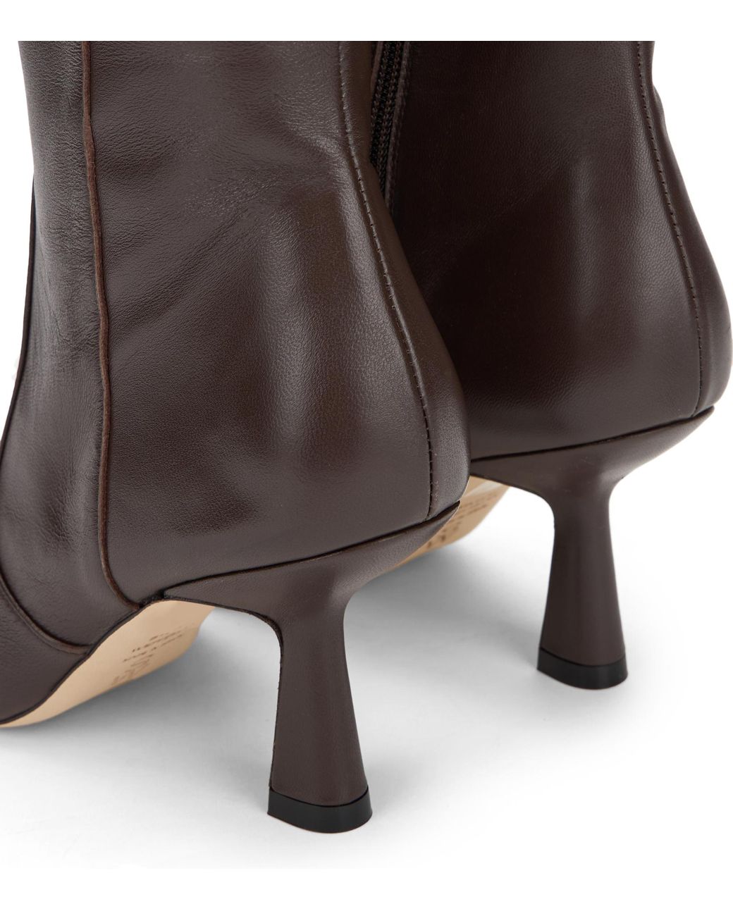 Stuart Super Sculpt Zip Boot 75 di Stuart Weitzman in Brown