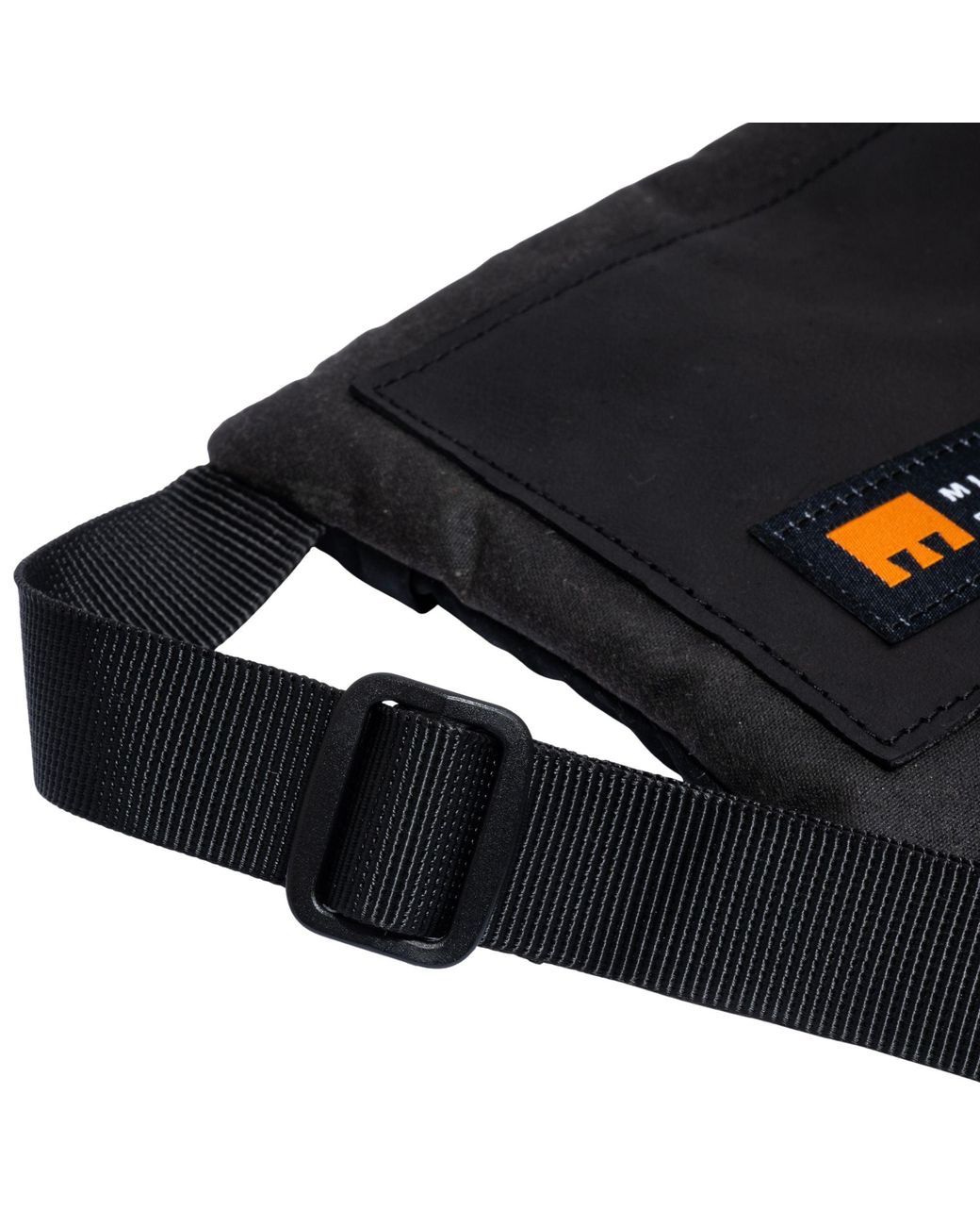 MINNESSAK Black Neck Tie B Bag for men
