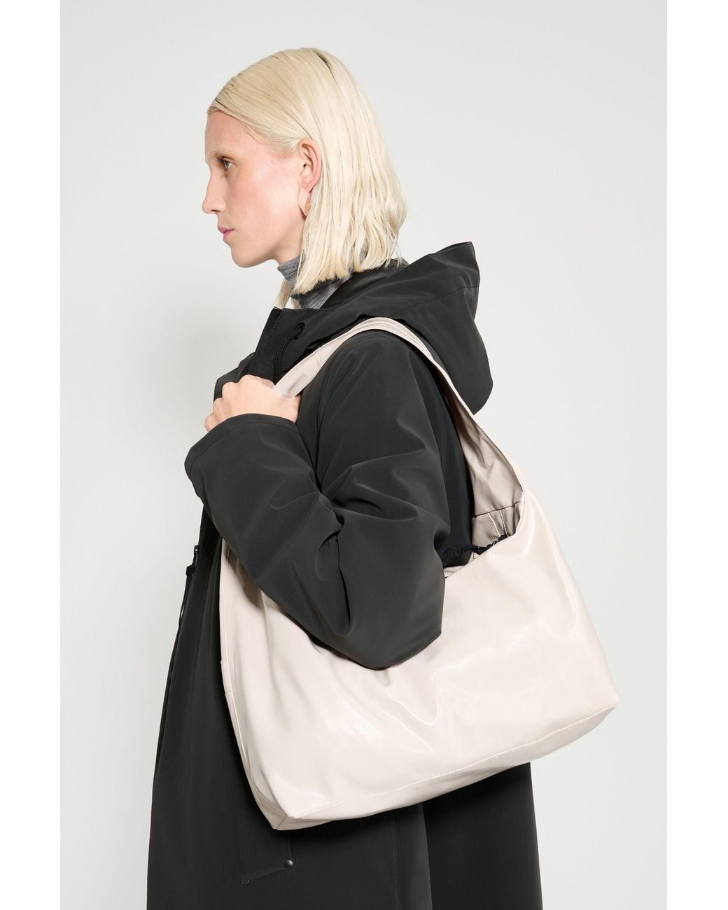 Stutterheim Black Ewa Bag Opal