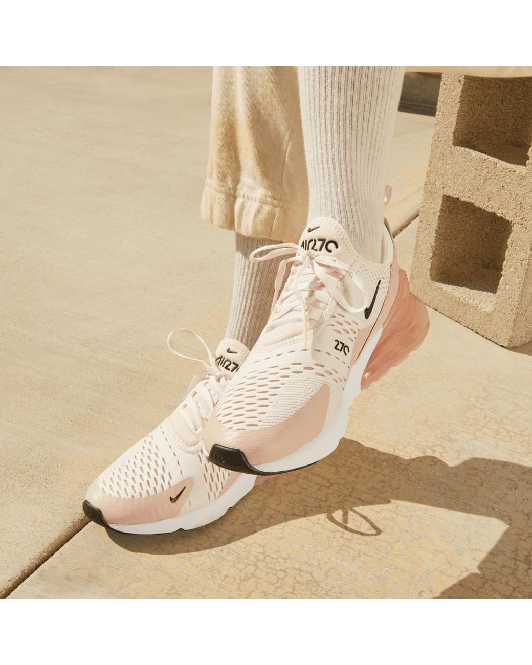Nike Air Max 270 Shoes in Pink | Lyst
