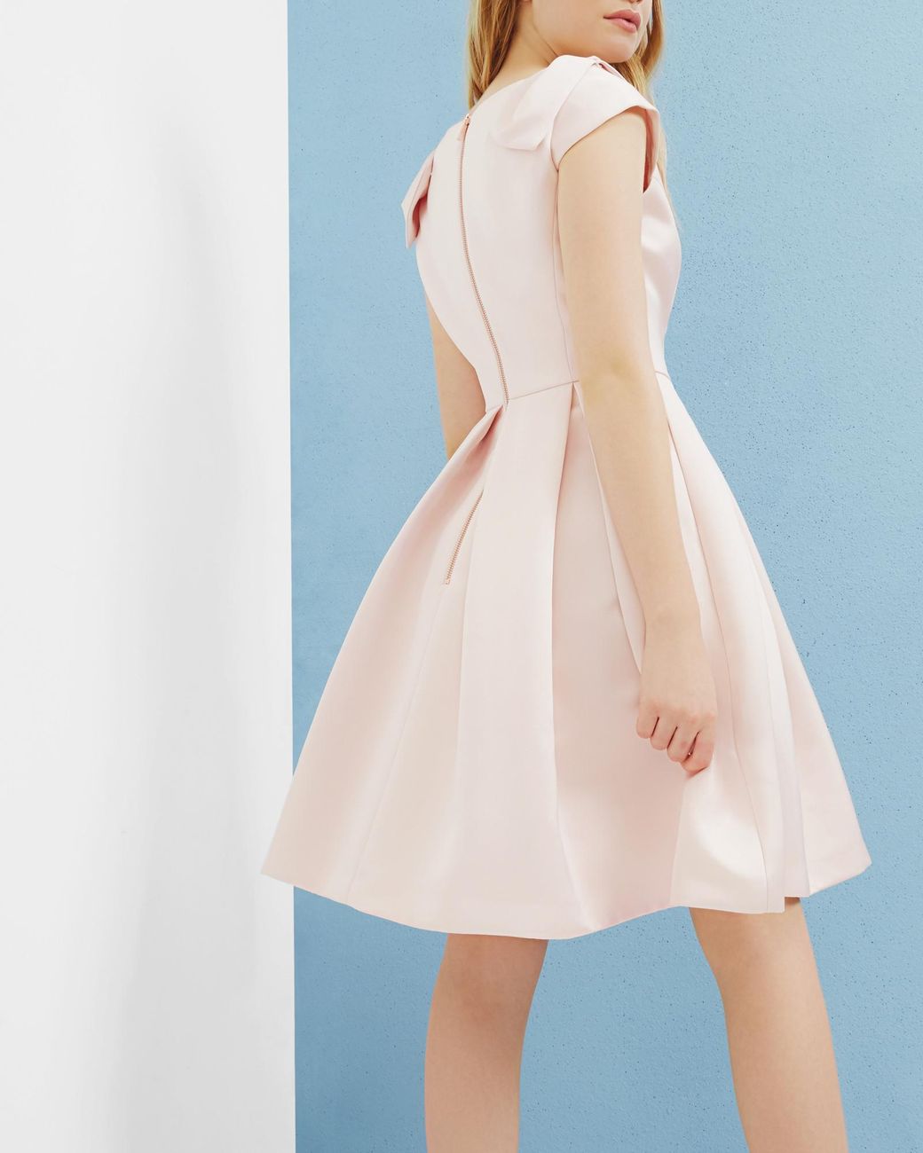 Beschrijving Kapel bedrijf Ted Baker Bow Detail Pleated Dress in Pink | Lyst