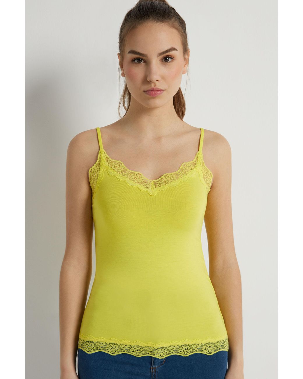 Canotta con Inserto in Pizzo di Tezenis in Giallo | Lyst