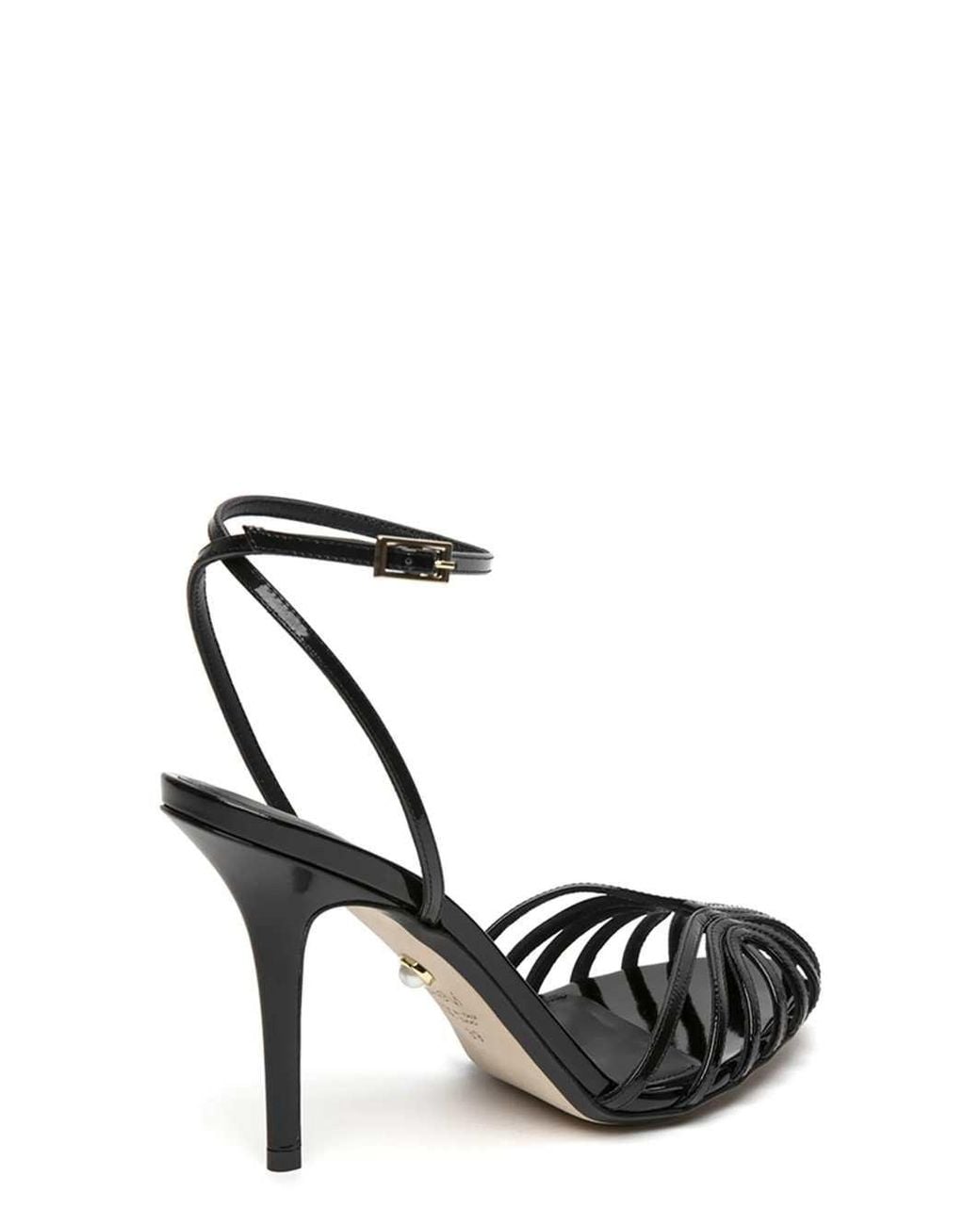 Charme di ALEVI in Black