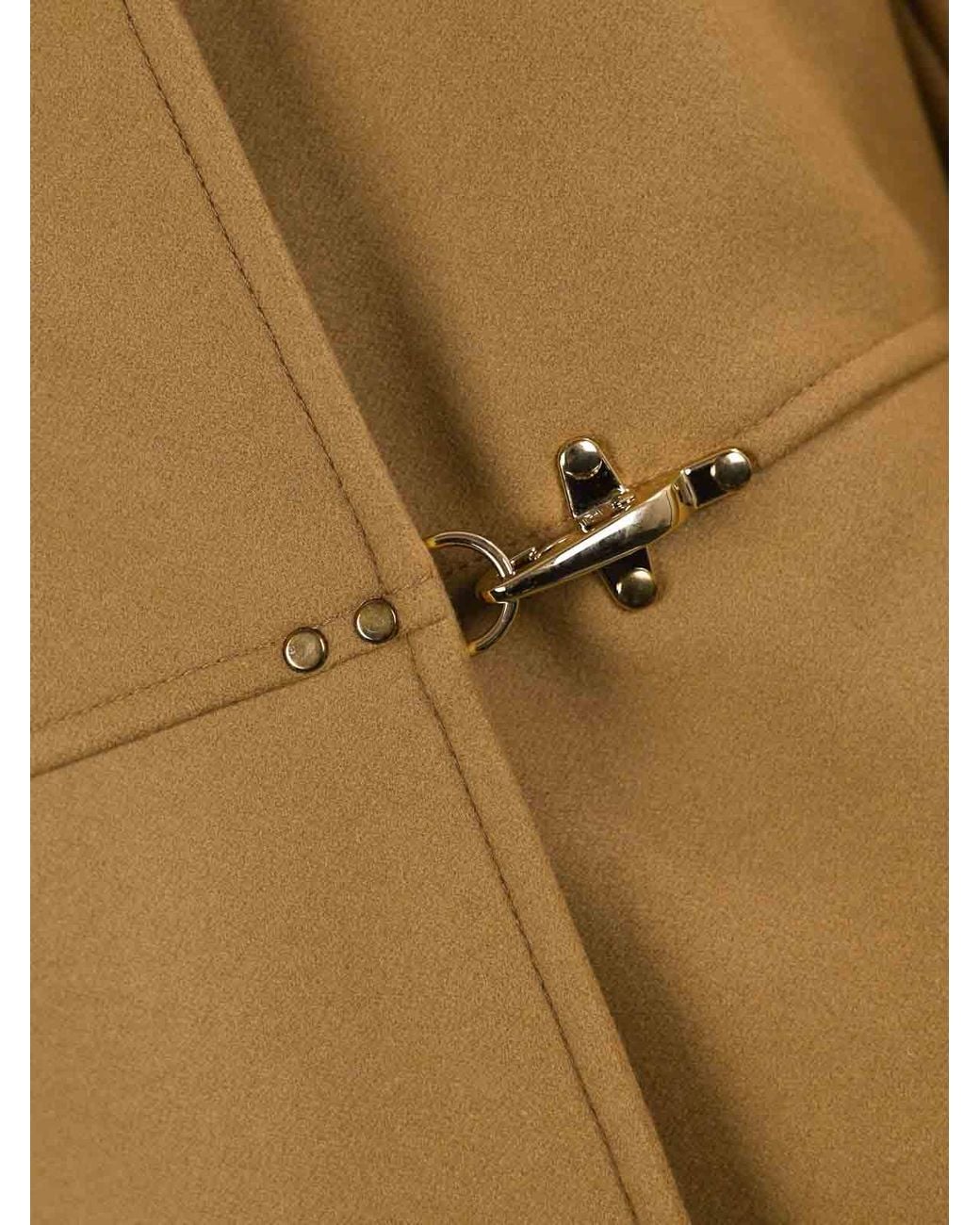 Capa Fay de color Natural