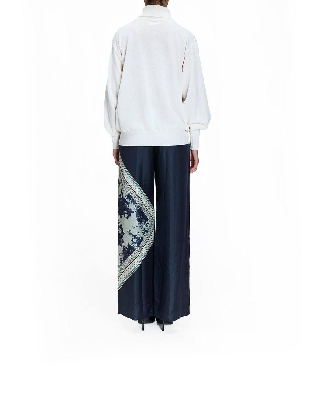 Genny White Cashmere Collar Sweater