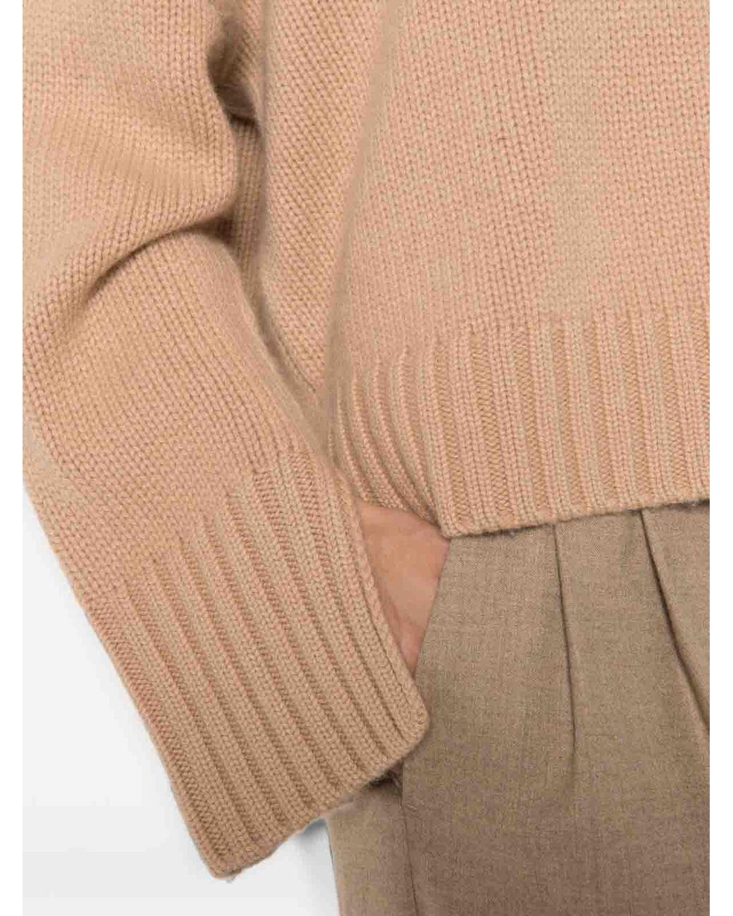 Soft Goat Natural Cashmere Turtle-Neck Sweater