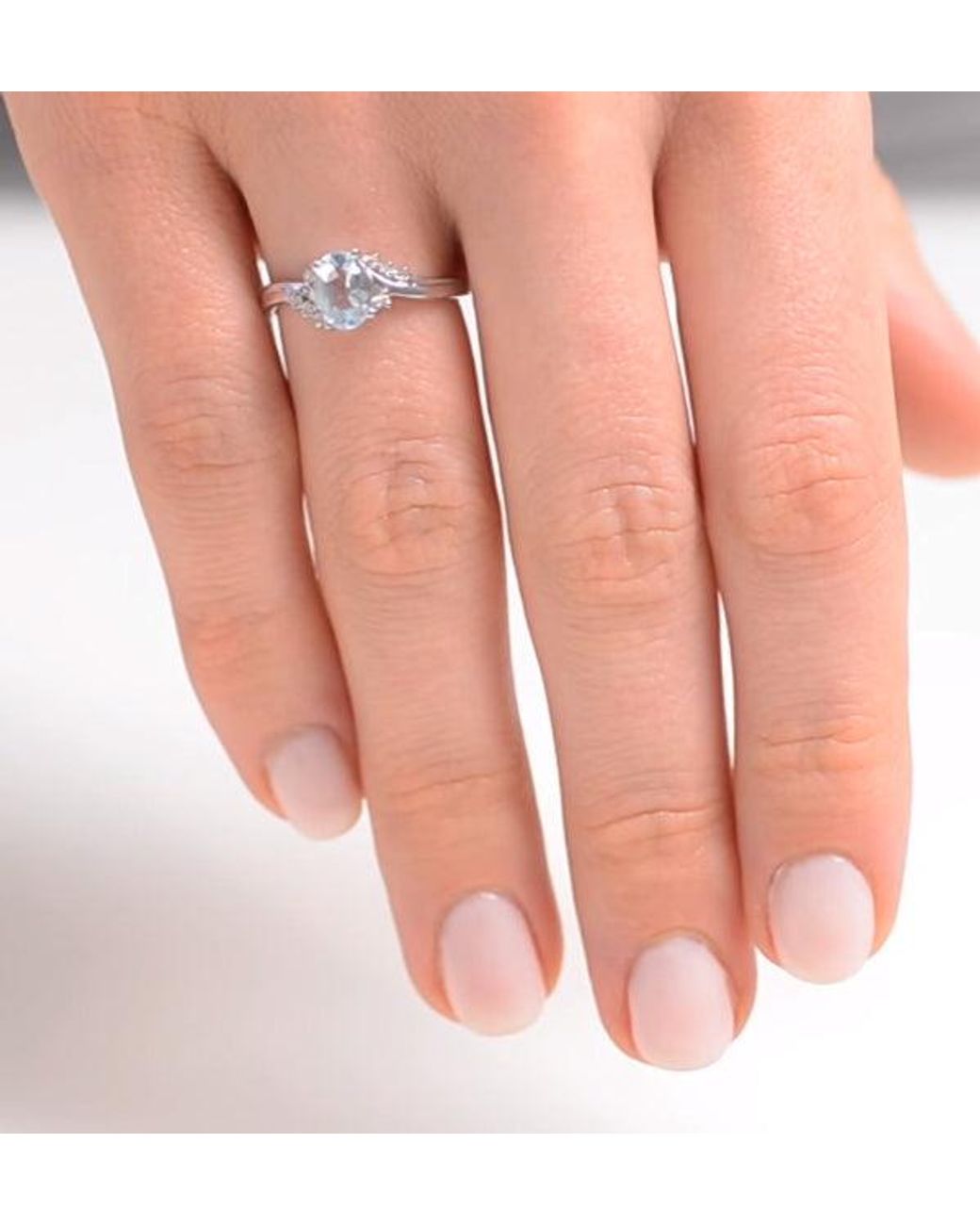 The Diamond Store Blue Aquamarine 0.70Ct And Diamond 18K Ring N4442