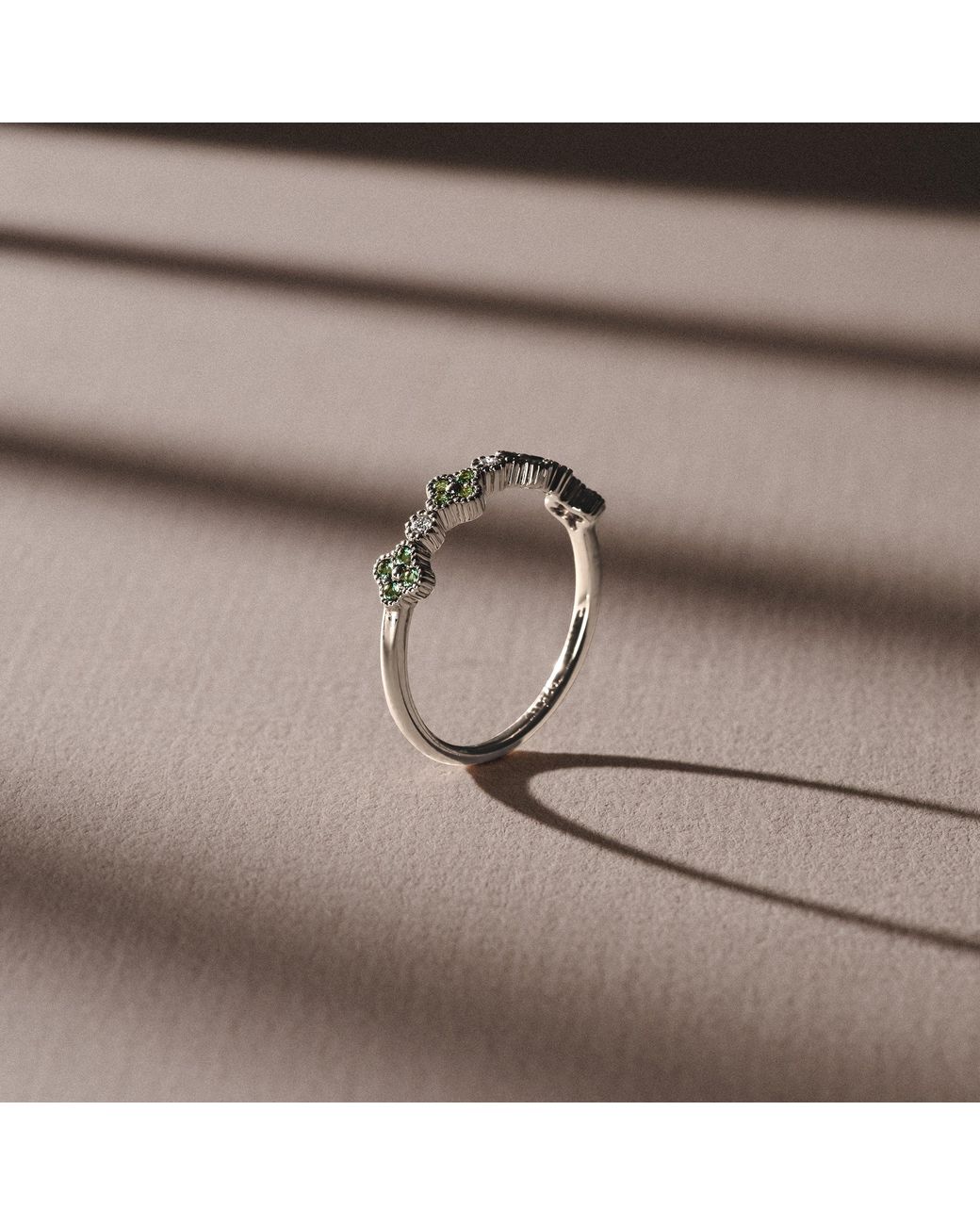 The Diamond Store Green Alegria 0.18Ct Lab Emerald 4 Clover Ring