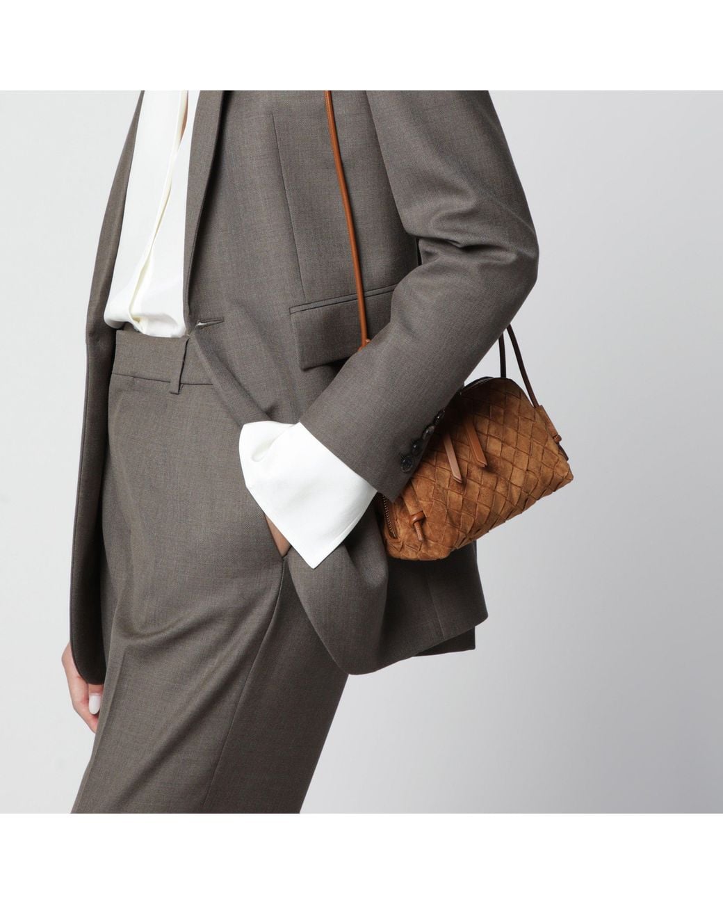 Bottega Veneta Brown Intrecciato Concert Zip Leather Pouch