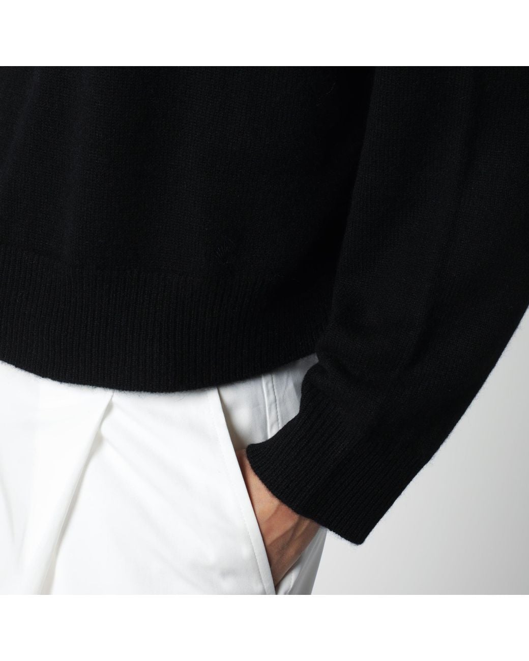 Loulou de Saison Black Cashmere V-Neck Sweater