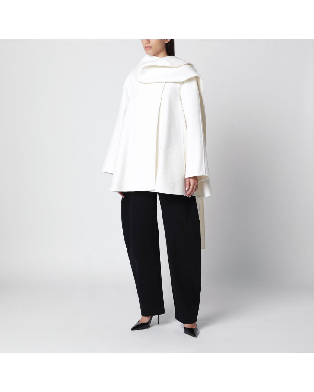 Alaïa White Cream Wool Coat With Scarf