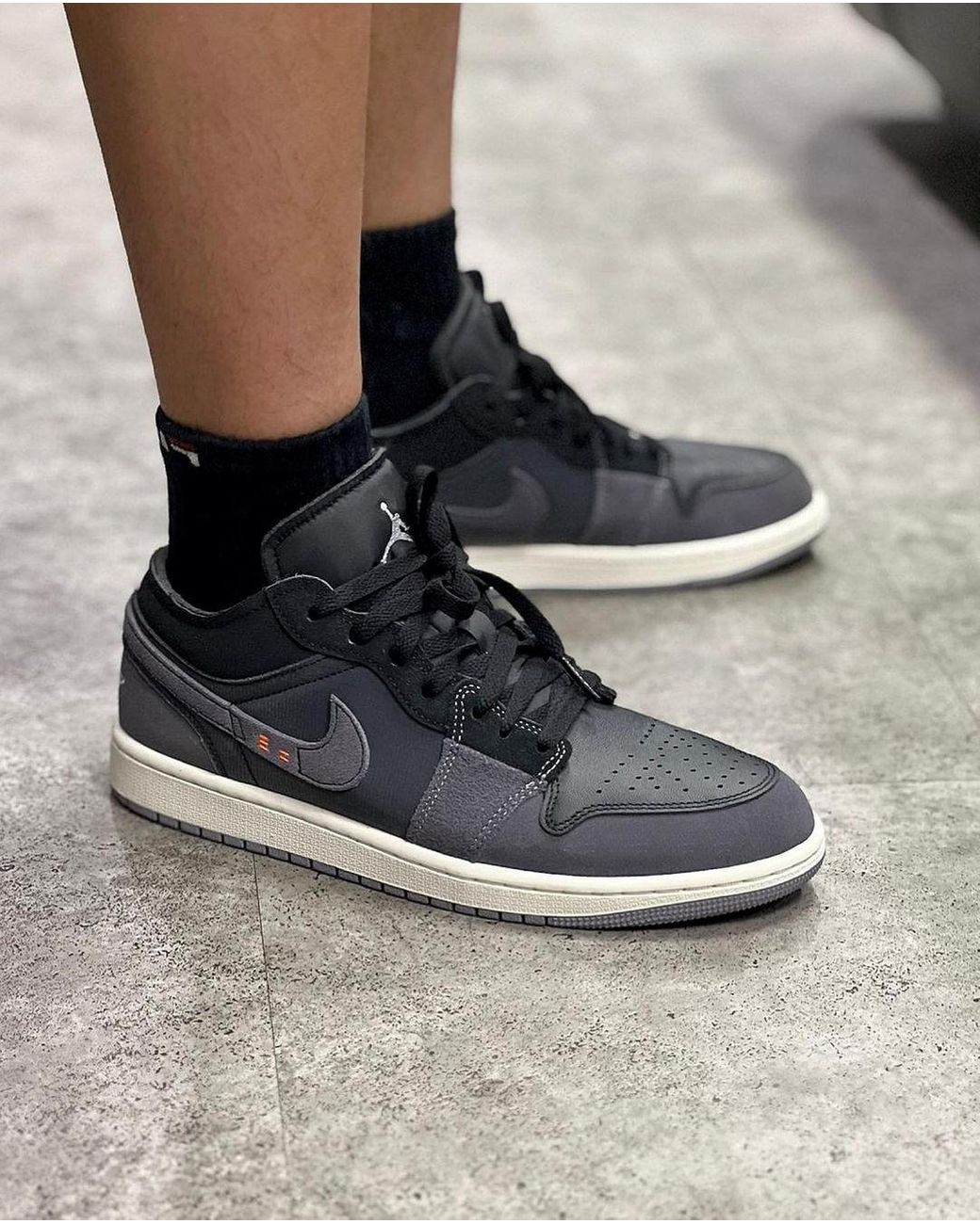 air jordan 1 low inside out white phantom