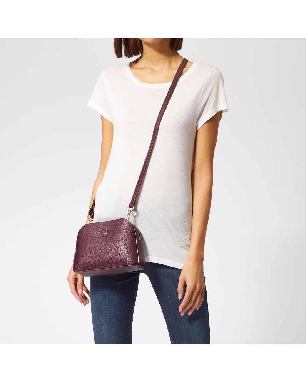 gøre ondt lotteri Skrivemaskine Tommy Hilfiger Core Crossover Bag in Purple | Lyst Canada