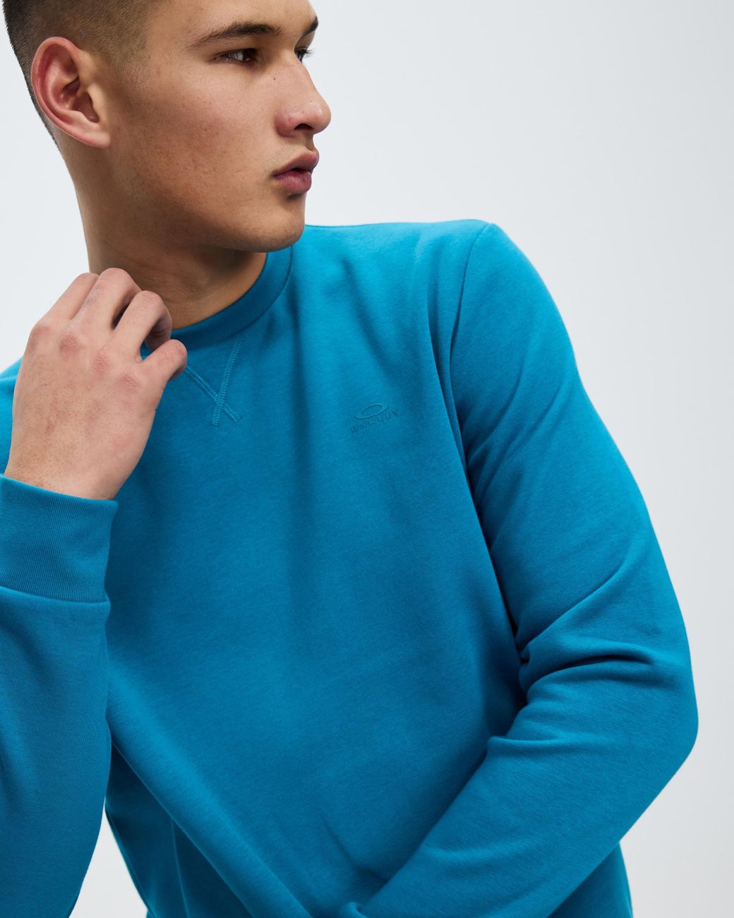 Oakley crew deals neck sweatshirts