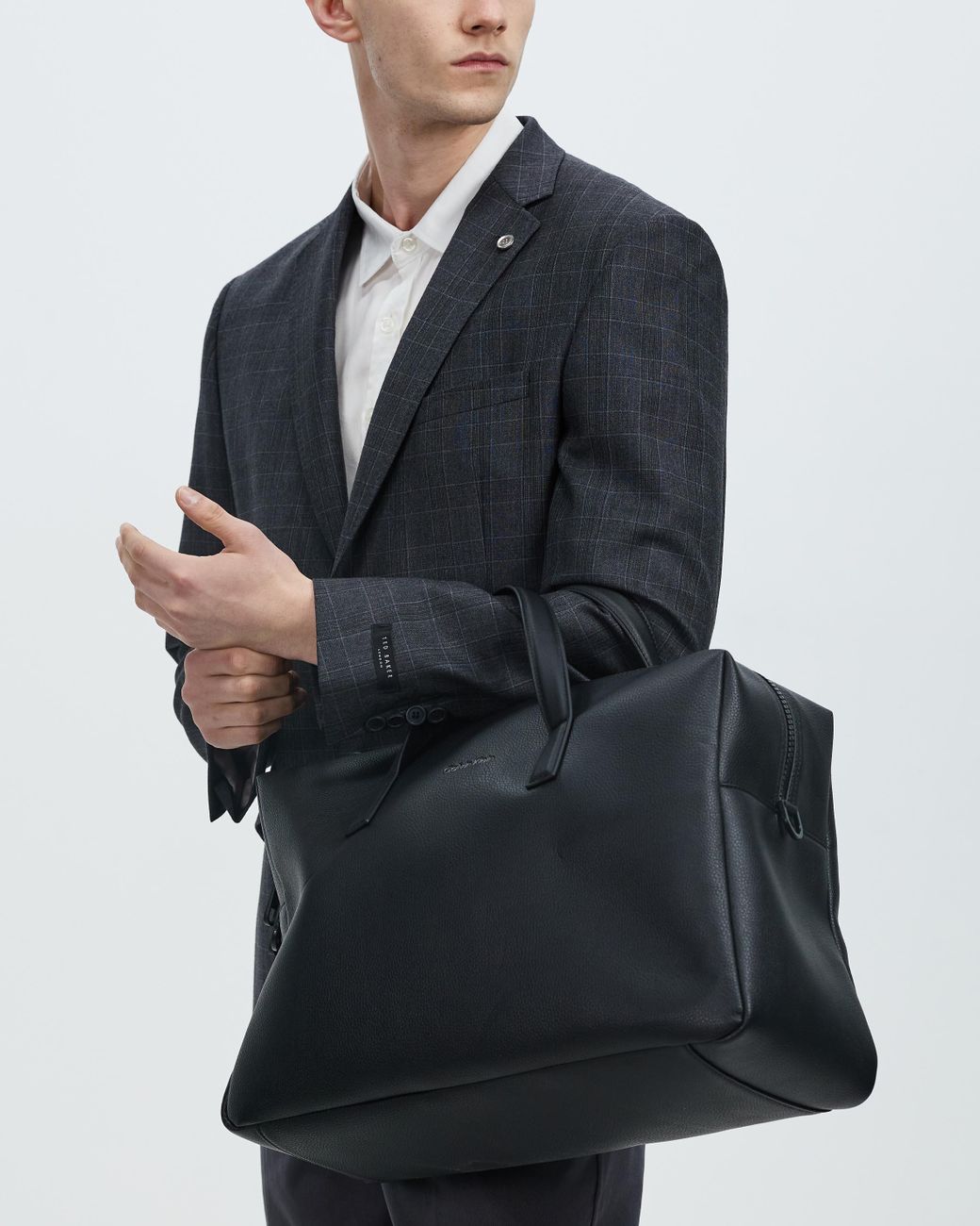 Calvin Klein Must Weekender Bag in Black for Men Lyst Australia