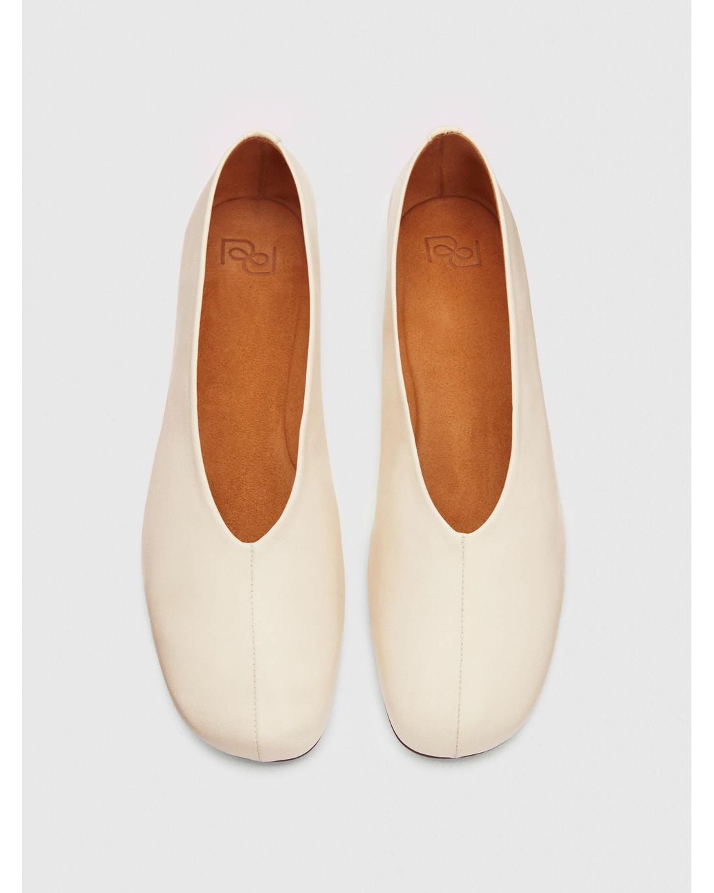 Reformation Natural Blaine Flat