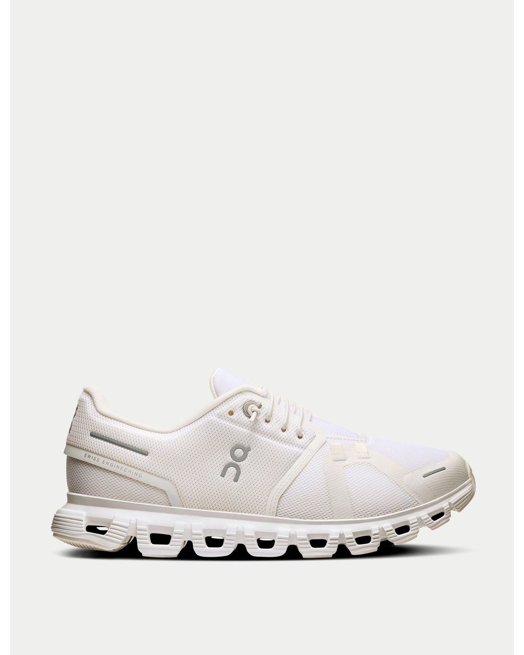 On Shoes White Women's Cloud 6 Trainers