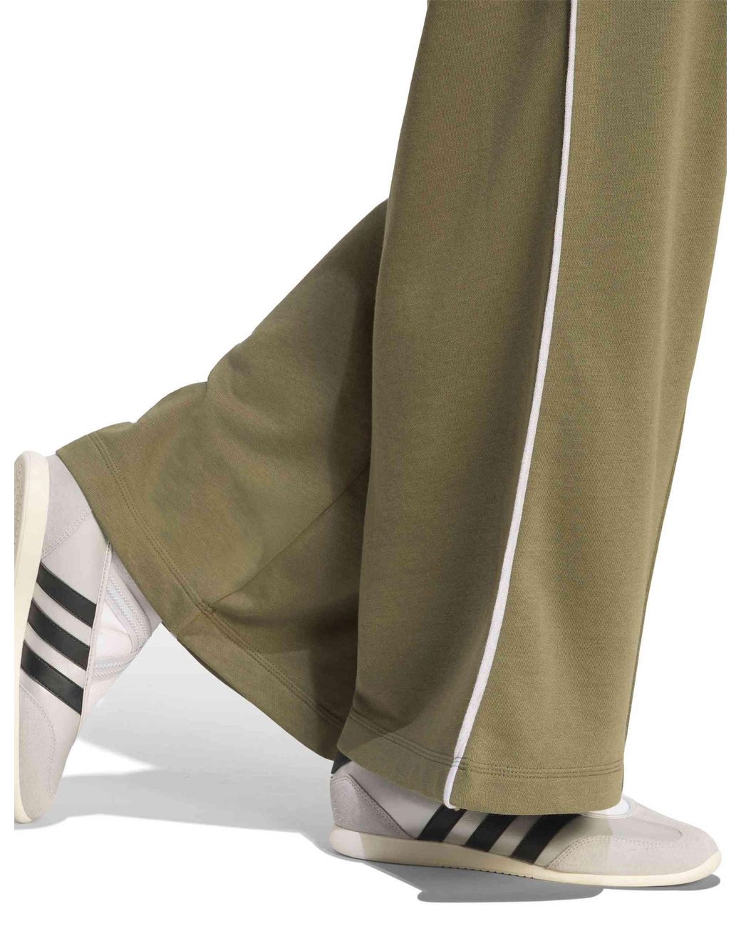 Adidas Green Women's Seasonal Essentials Colorpop joggers With Embroidered Graphic
