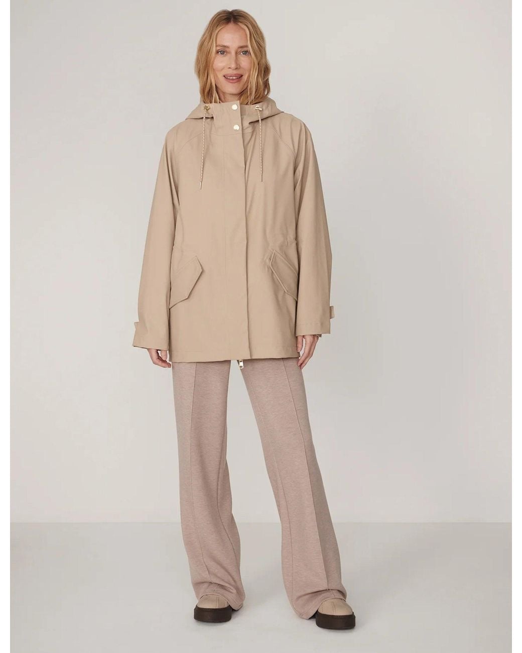Varley Natural Women's Orlen Short Rain Jacket