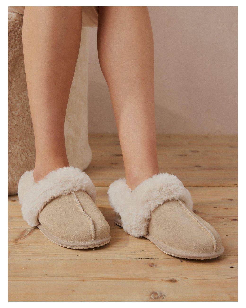 Fremskynde patient Cape The White Company Cozy Faux-fur Suede Slippers in Natural | Lyst