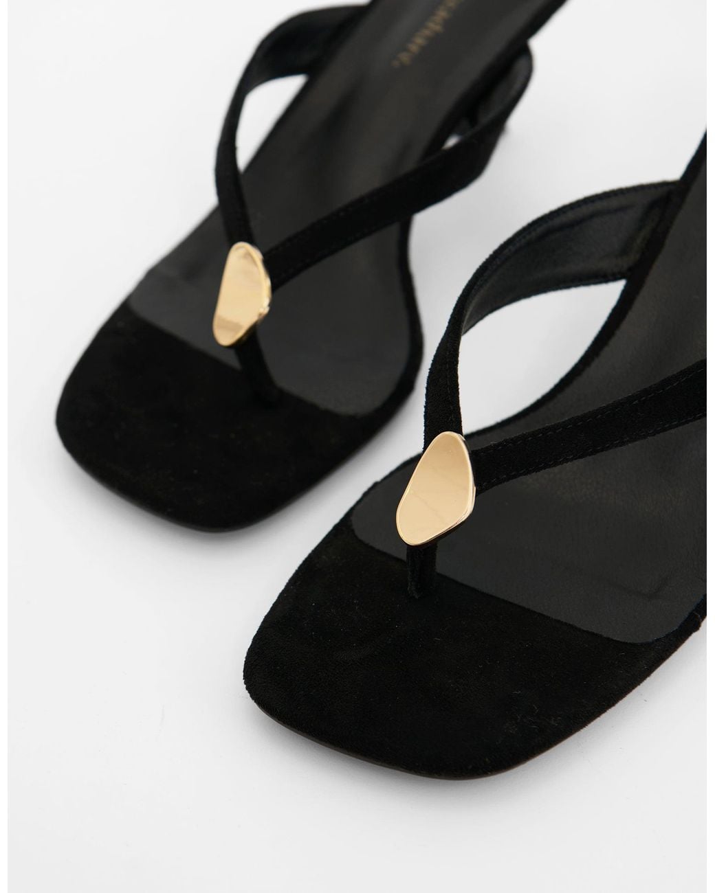 Threadbare Black Toe Post Kitten Heels
