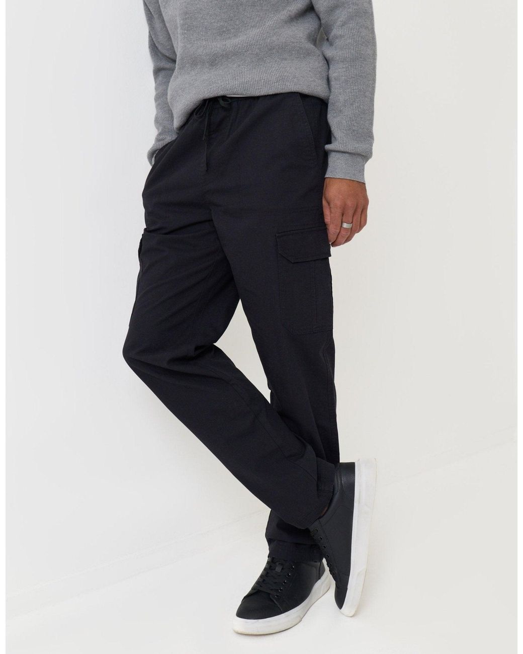 Threadbare Black Regular Fit Cotton Cargo Trousers for men