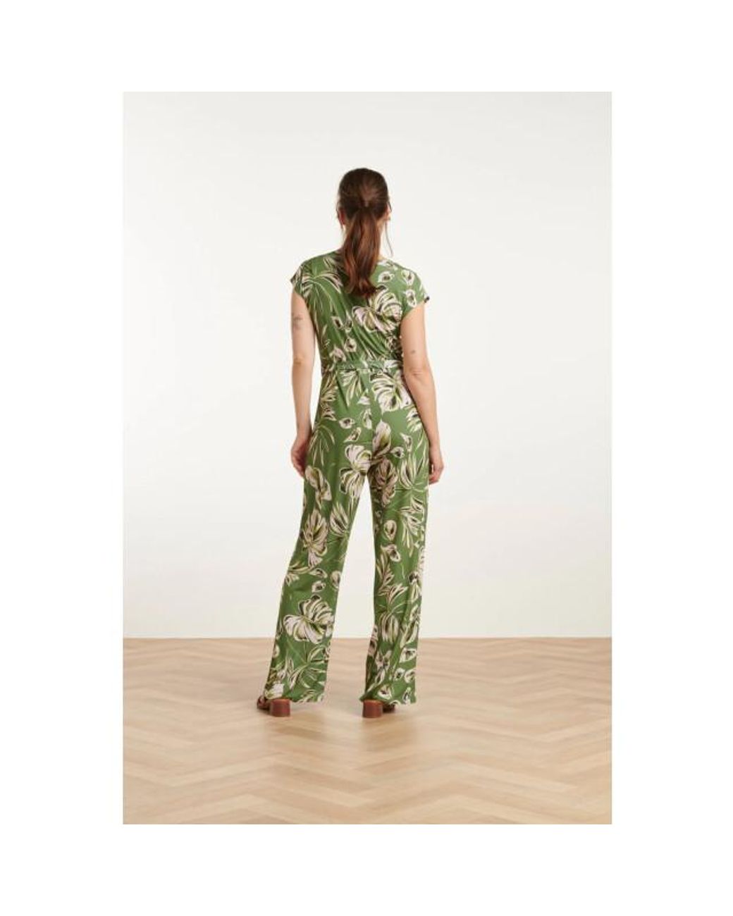 Smashed Lemon 25160 Leaf Print Stretch Jumpsuit in het Natural