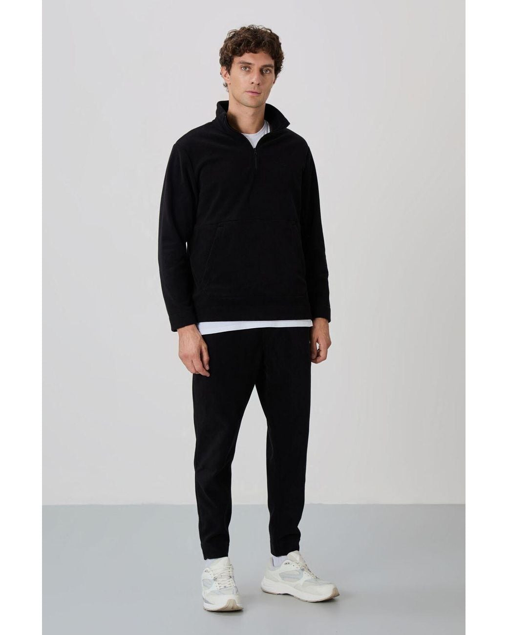 TOMMY LIFE Black Fleece Sweatshirt And Pants Set for men