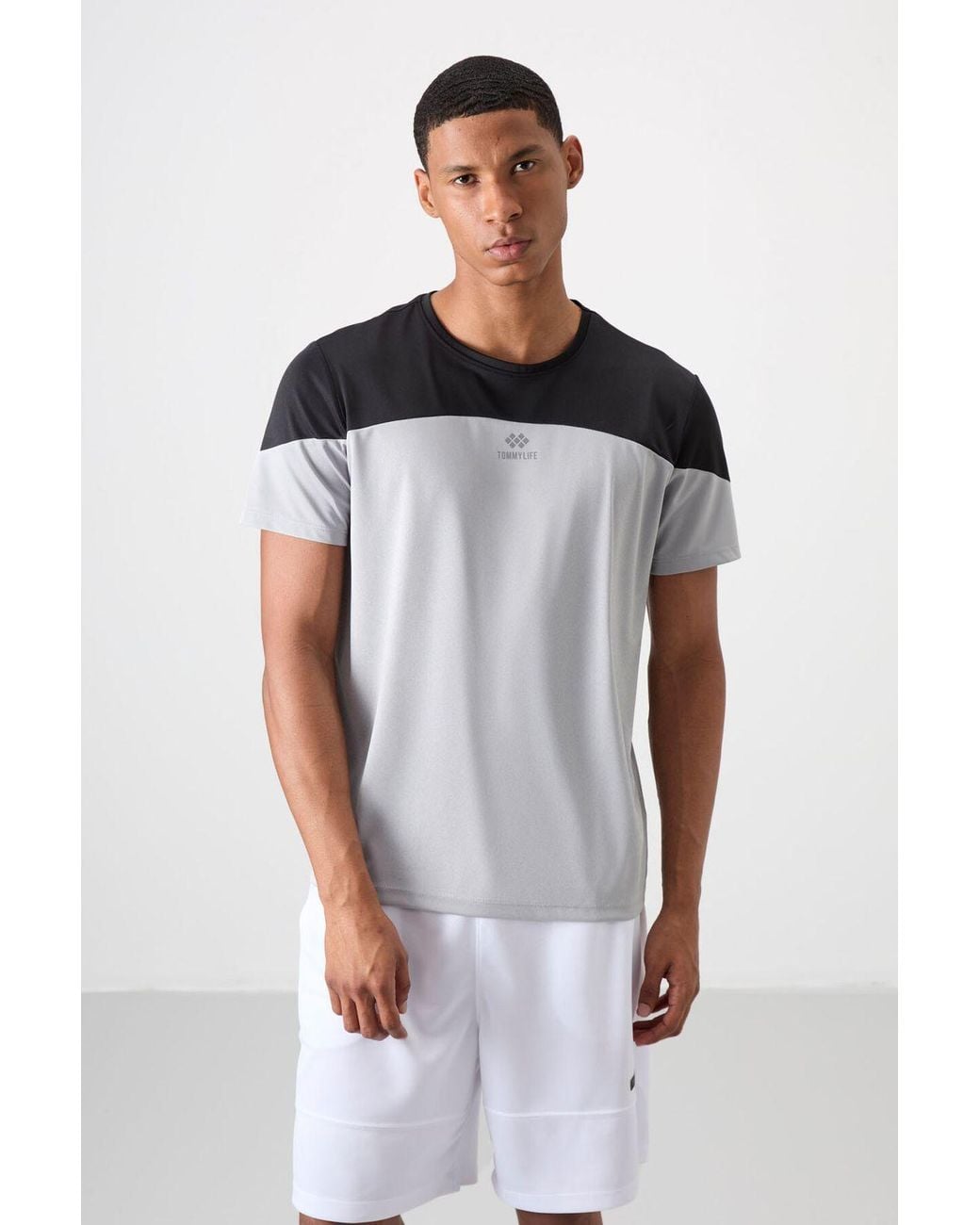 TOMMY LIFE Multicolor Colour-Blocked Crew Neck T-Shirt for men