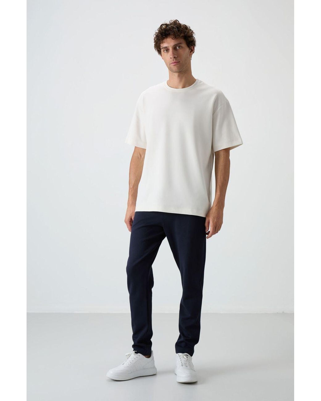 TOMMY LIFE White Oversized T-Shirt And Pants Set for men