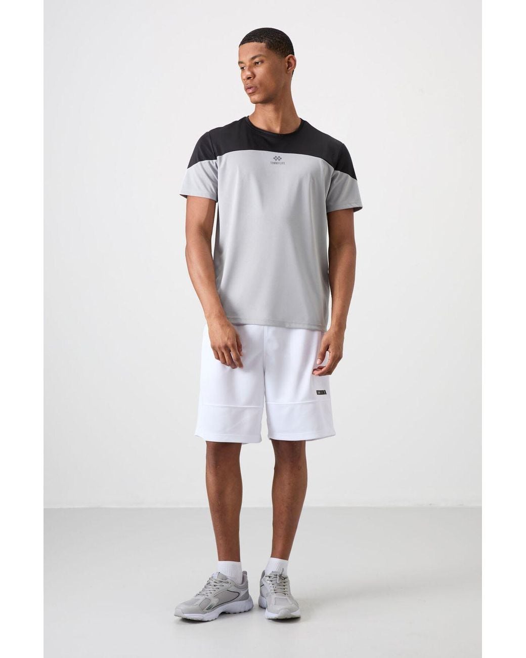 TOMMY LIFE Multicolor Colour-Blocked Crew Neck T-Shirt for men