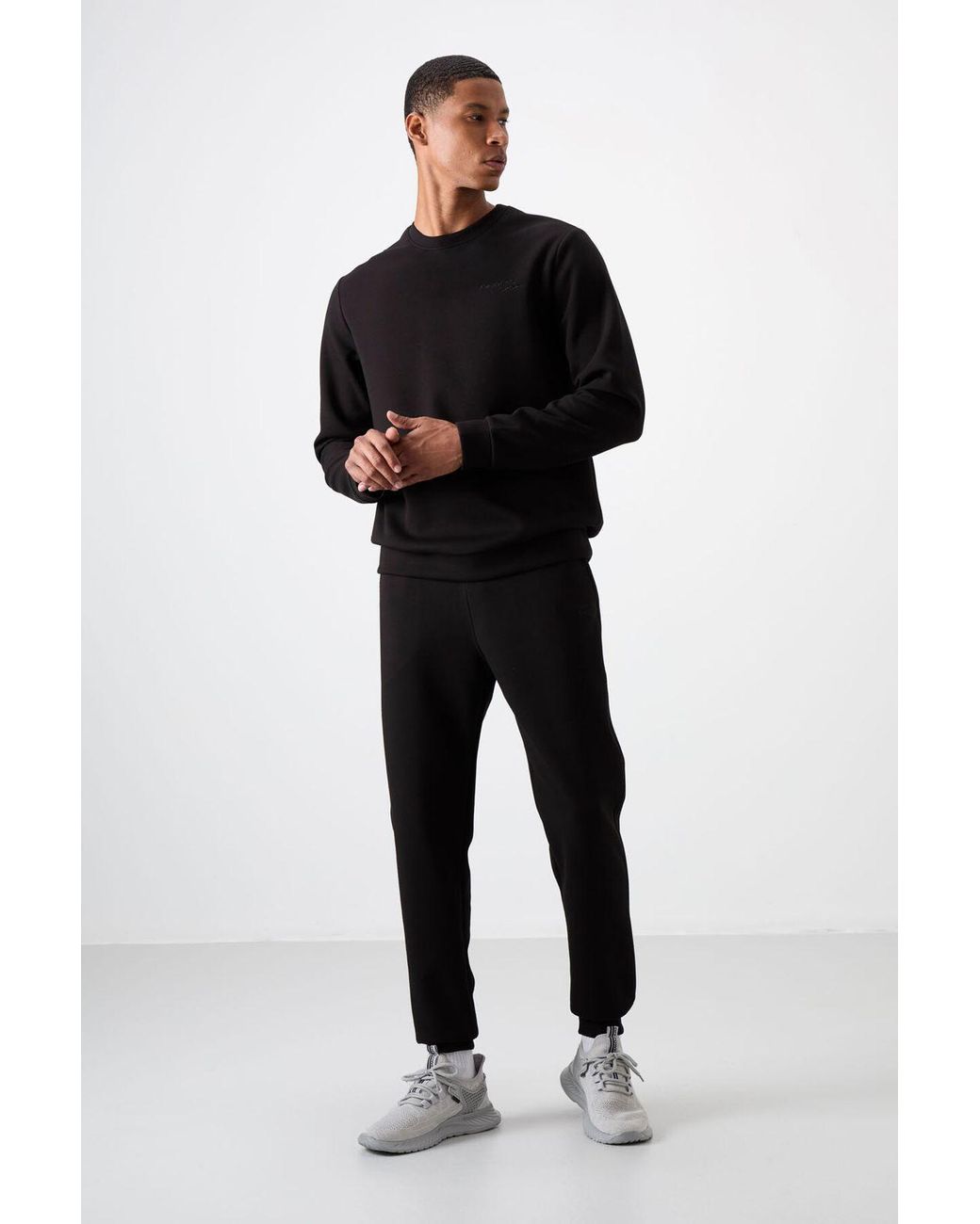 TOMMY LIFE Black Long-Sleeve Sweatshirt And Pants Set for men
