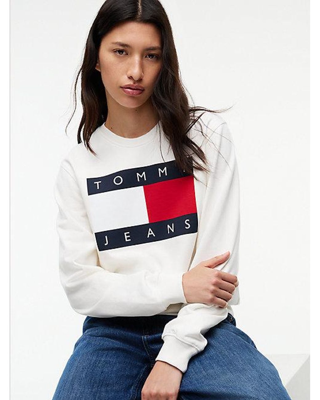 Tommy Hilfiger White Tommy Jeans Tommy Flag Badge Crew Neck Sweatshirt