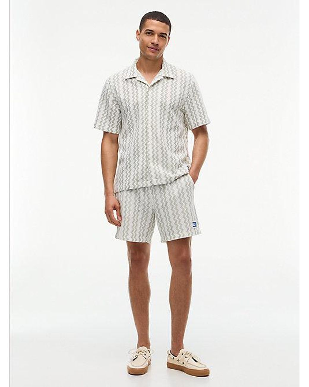 Tommy Hilfiger White Open Textured Logo Label Shorts for men