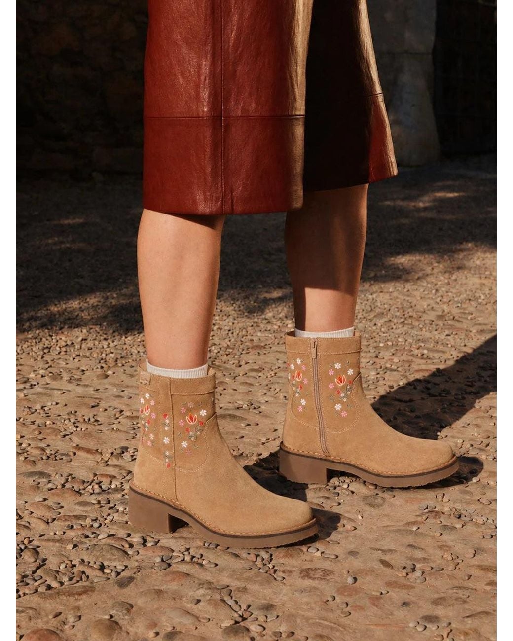 Toni Pons Brown Suede Ankle Boot With Embroidered Flowers