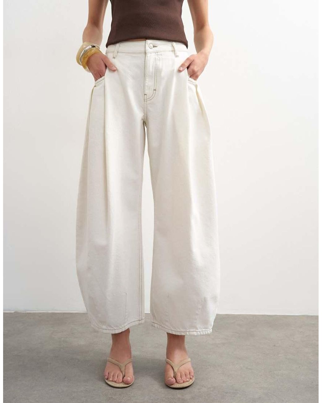 TOPSHOP White Cocoon Mid-rise Barrel Jeans
