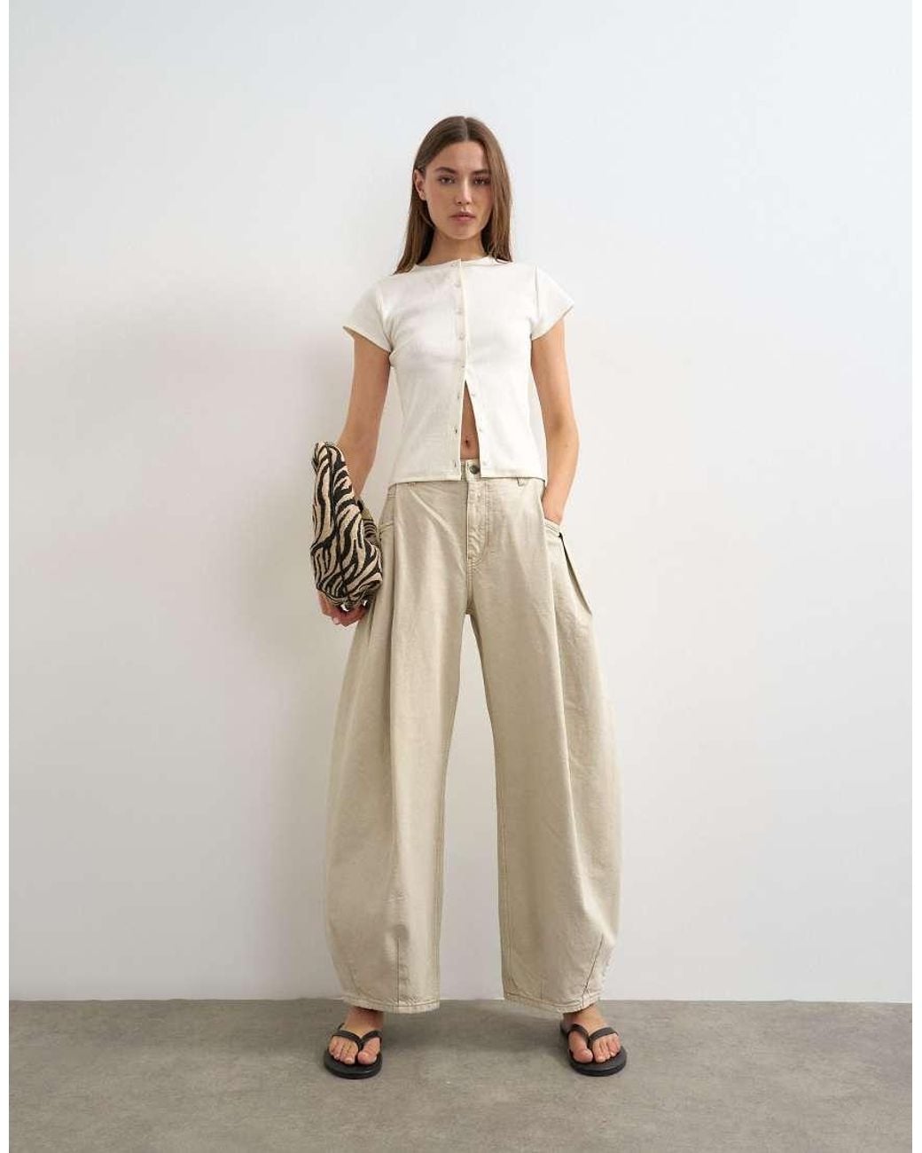 TOPSHOP White Cocoon Mid Rise Barrel Jean
