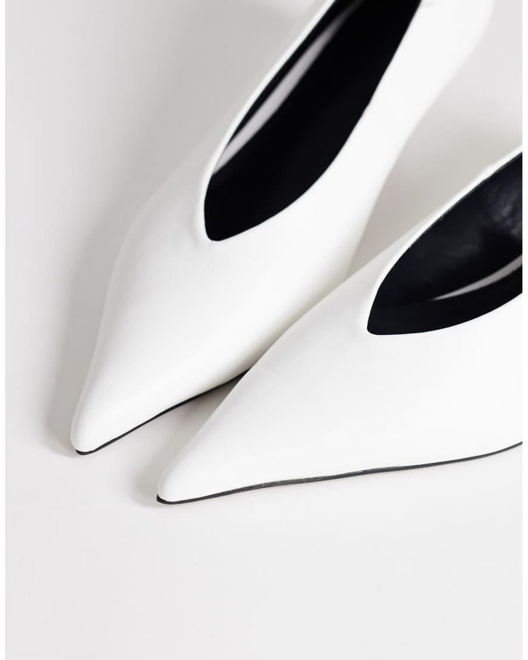 TOPSHOP White Avril Kitten Heel Mid Court Shoe