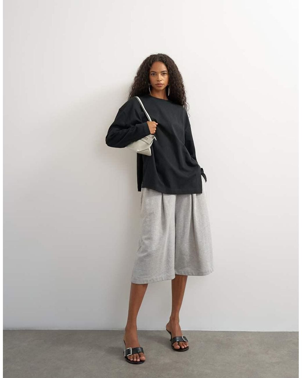 TOPSHOP White Long Sleeve Slouchy Skater Tee