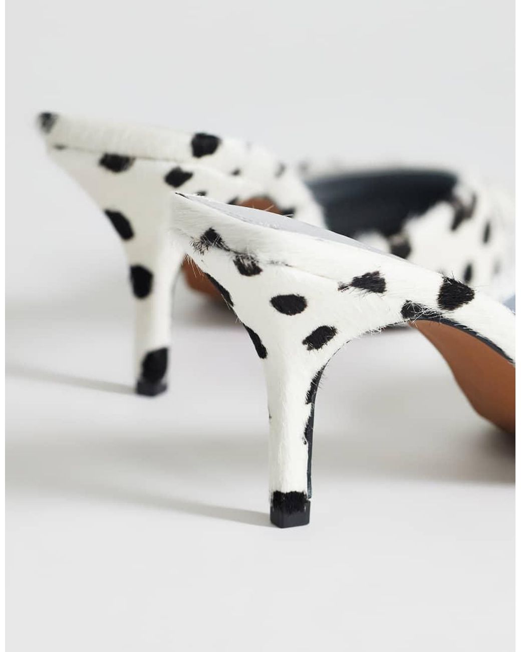 TOPSHOP White Alfie Real Hair On Leather Pointed Mid Heeled Court