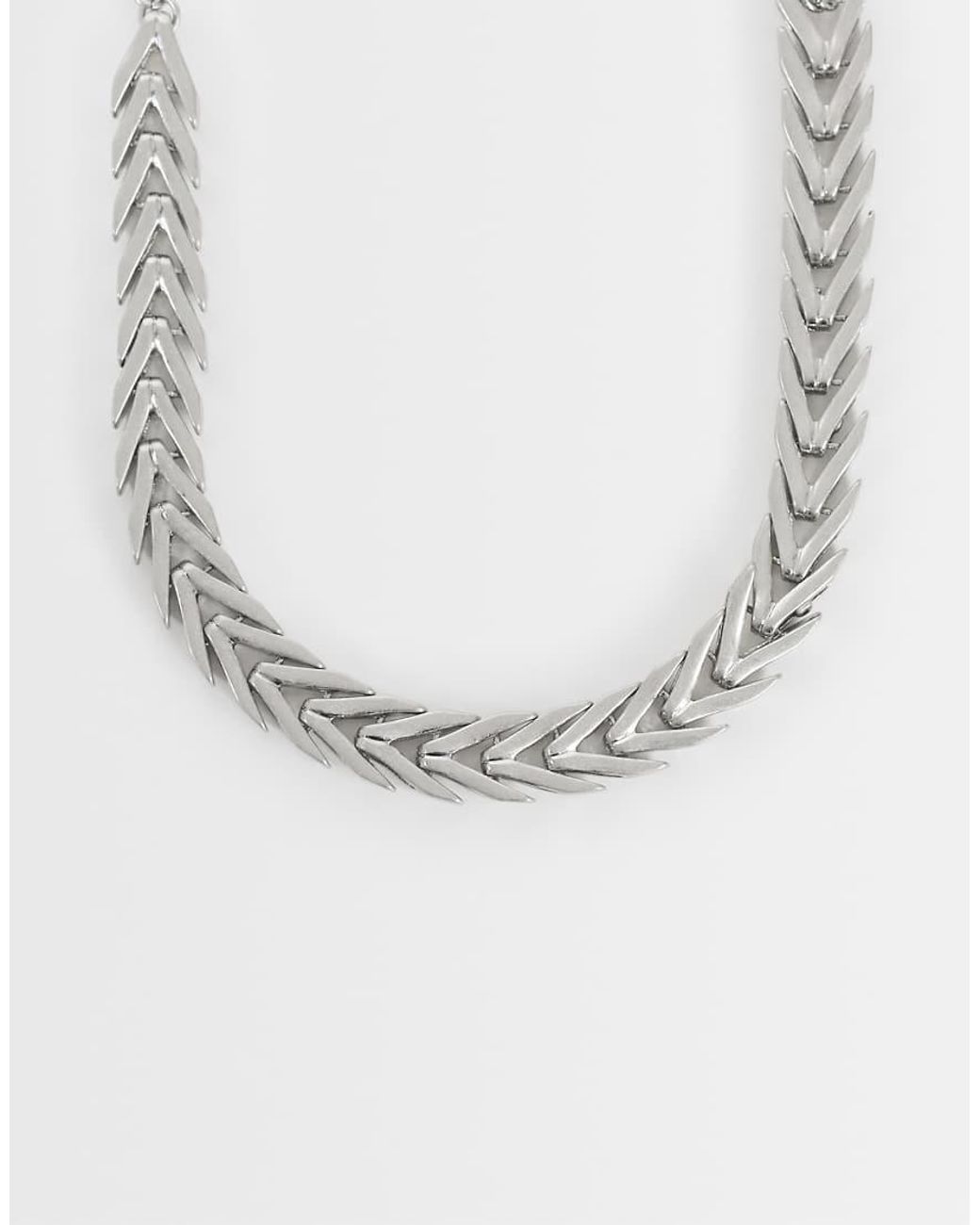 TOPSHOP Metallic Molly Collar Length Arrow Necklace