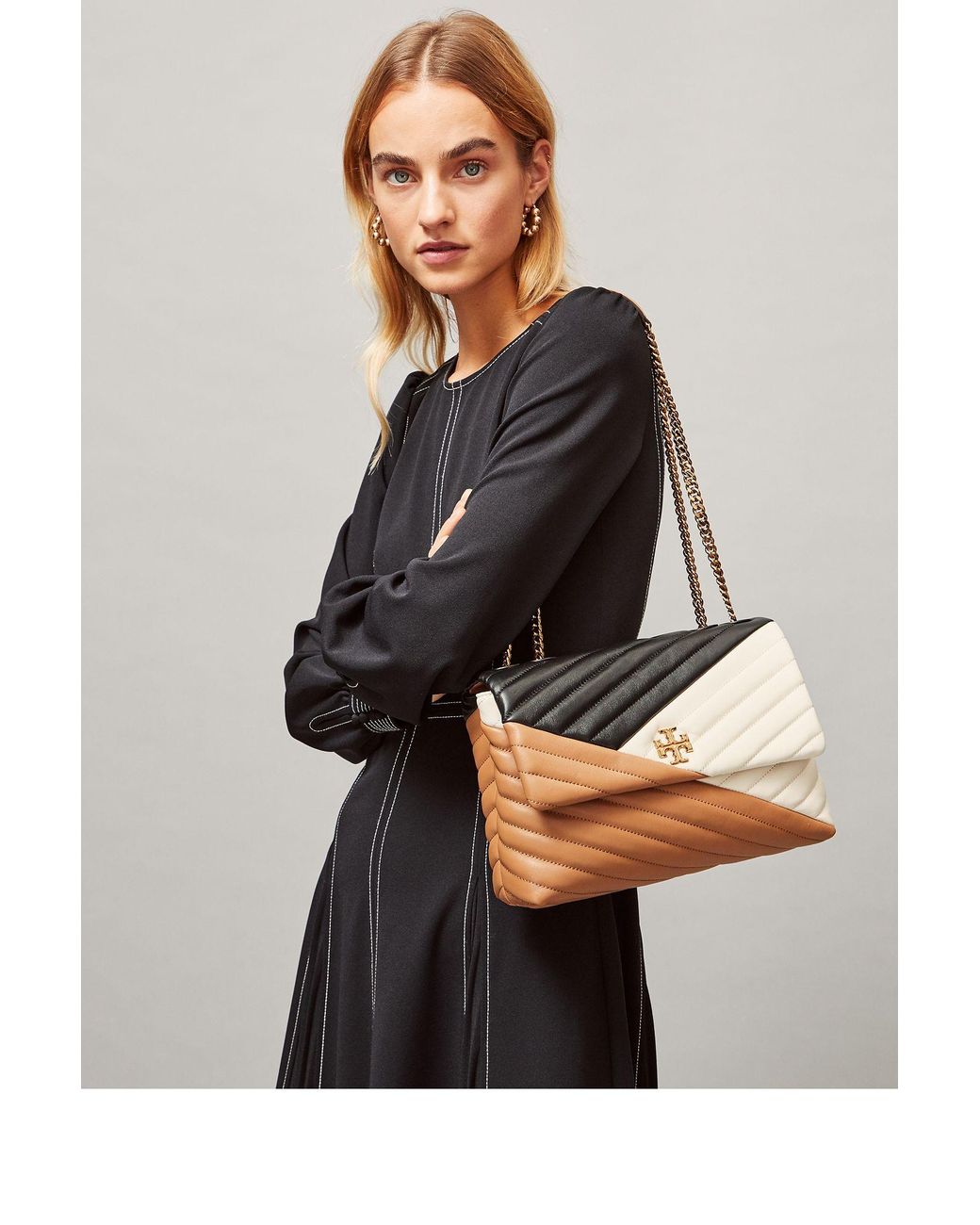 Tory Burch Kira Chevron Color-block Convertible Shoulder Bag in Black | Lyst
