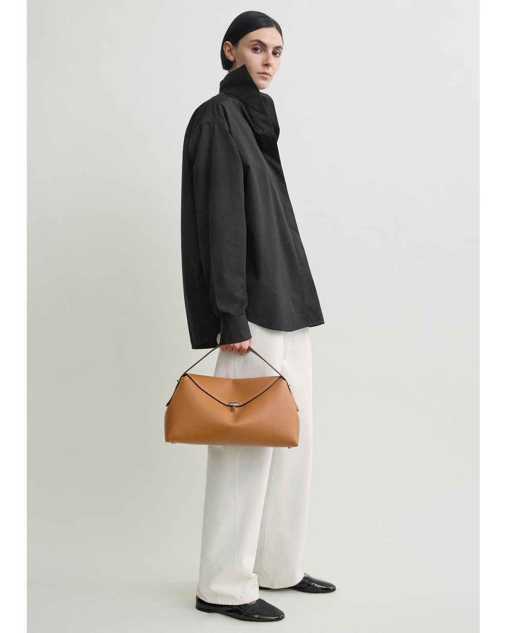 Totême Natural T-Lock Grained-Leather Top Handle Tan