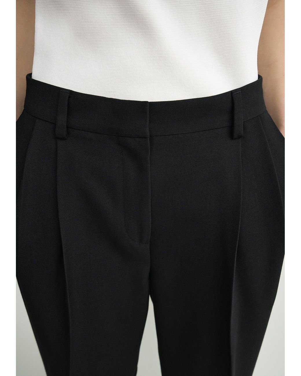 Totême  White Double-Pleat Tailored Trousers