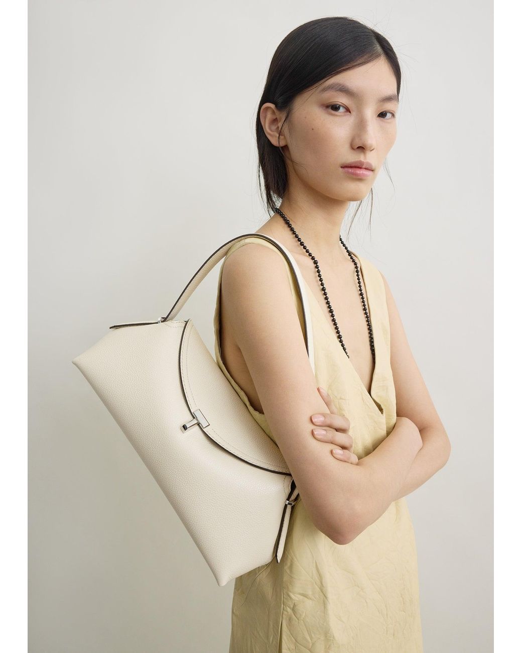Totême Natural T-Lock Grained-Leather Shoulder