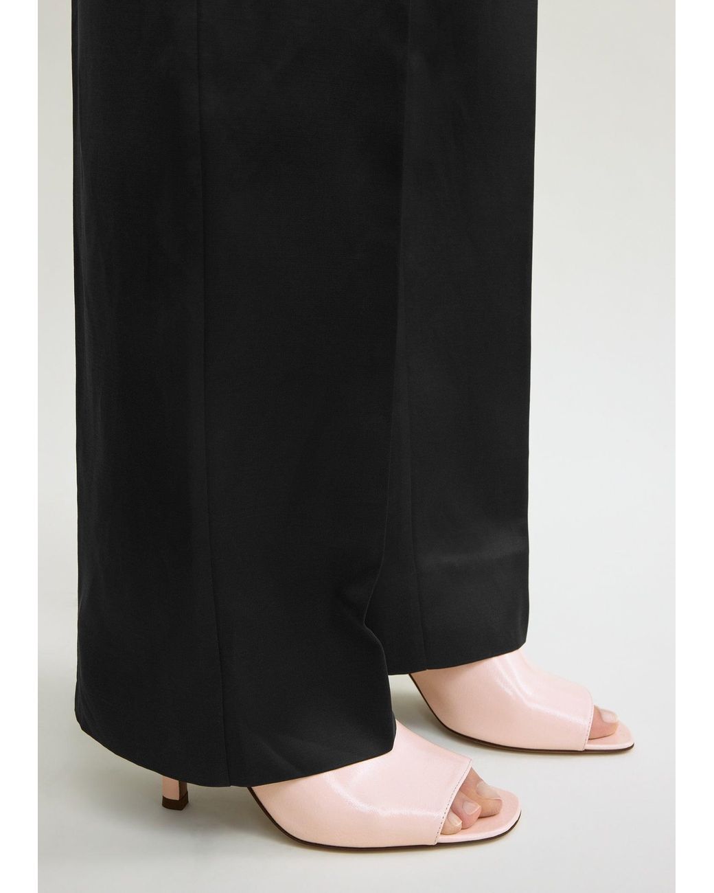 Totême Natural Contour Naplack Slingbacks