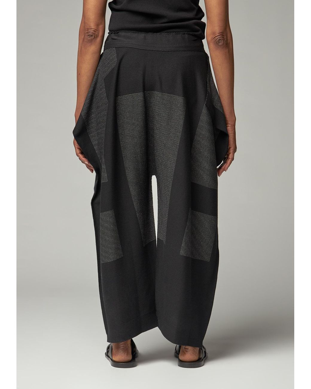 Issey Miyake Cotton Rusk Pant in Black - Lyst